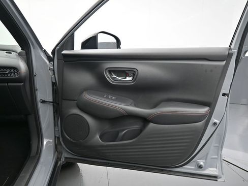 Certified 2025 Honda HR-V Sport image 38