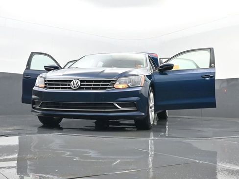 Used 2019 Volkswagen Passat 2.0T Wolfsburg image 33