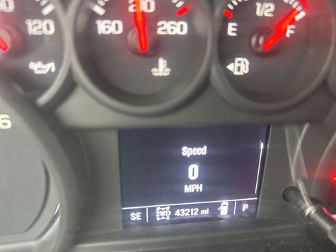 Used 2022 Chevrolet Silverado 1500 Custom image 15