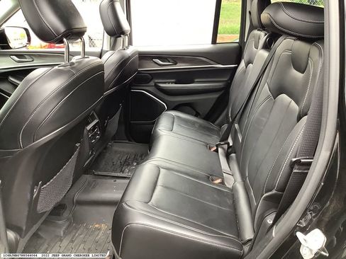 Used 2022 Jeep Grand Cherokee Limited image 13