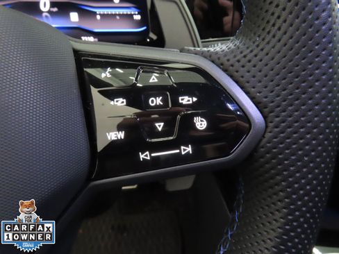 Certified 2023 Volkswagen Golf R image 15