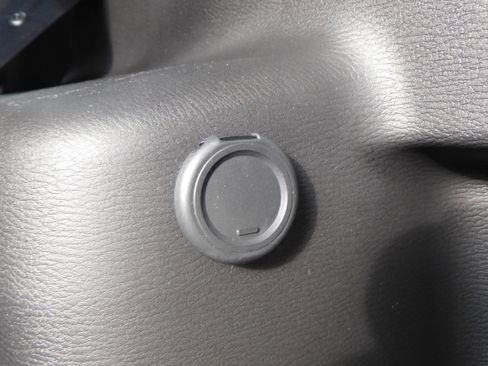 New 2025 Mitsubishi Outlander SE image 44