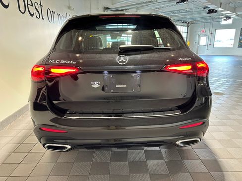 Used 2025 Mercedes-Benz GLC 350e 4MATIC image 5