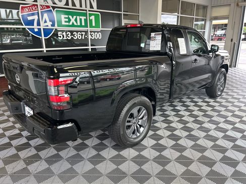 Used 2025 Nissan Frontier SV image 7