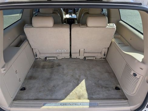 Used 2013 GMC Yukon XL Denali image 14