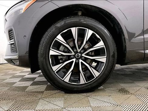 Used 2023 Volvo XC60 B5 Plus image 8