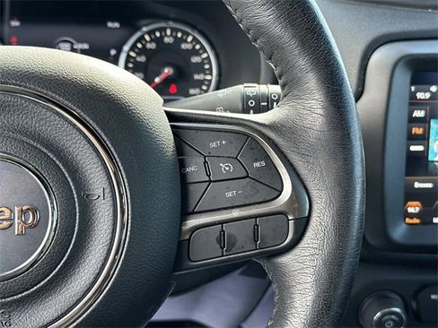 Used 2019 Jeep Renegade Limited w/ UConnect 8.4 Nav Group image 27