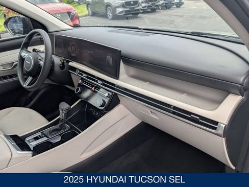 Certified 2025 Hyundai Tucson SEL AWD/4WD image 32