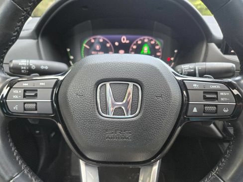Used 2024 Honda Accord Touring image 11
