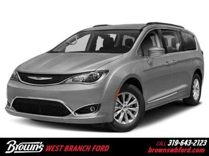 Used 2020 Chrysler Pacifica Touring-L w/ Advanced Safetytec Group