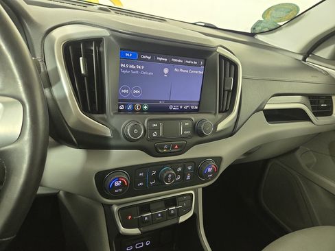 Certified 2022 GMC Terrain SLT image 22