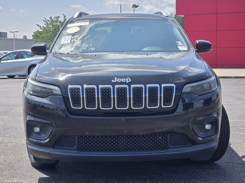 Used 2019 Jeep Cherokee Latitude Plus w/ Comfort/Convenience Group FWD image 8