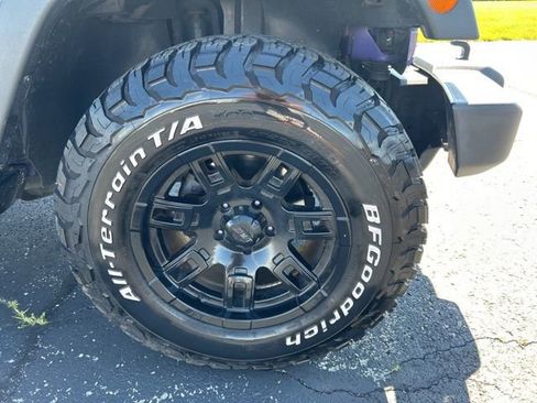Used 2018 Jeep Wrangler Unlimited Sport w/ Connectivity Group AWD/4WD image 20