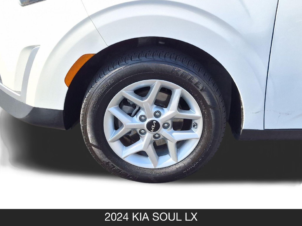 Used 2024 Kia Soul LX w/ Option Group 015 FWD image 11