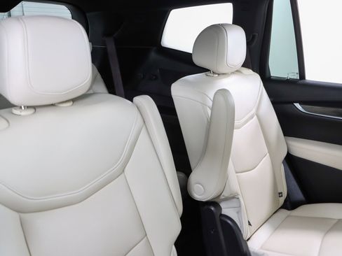 Used 2023 Cadillac XT6 Sport w/ Technology Package image 31