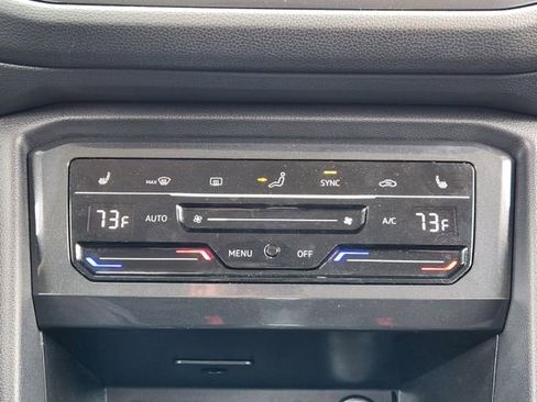 New 2024 Volkswagen Tiguan SE image 14