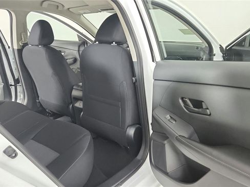 Used 2024 Nissan Sentra SV image 34