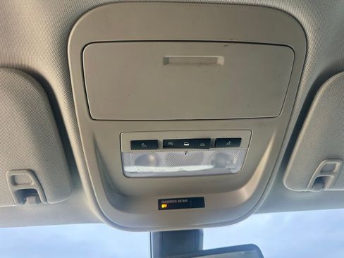 Used 2016 GMC Canyon SLE w/ SLE Convenience Package image 24