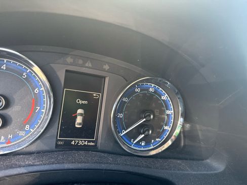 Certified 2018 Toyota Corolla SE image 9