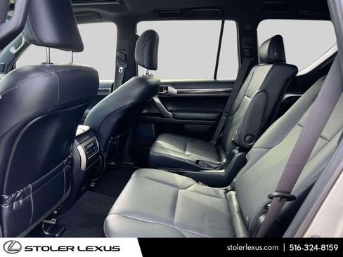 Used 2023 Lexus GX 460 Luxury w/ Sport Design Package AWD/4WD image 15