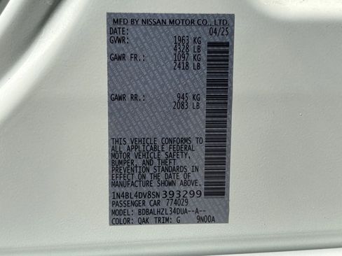 Used 2025 Nissan Altima 2.5 SV FWD image 24