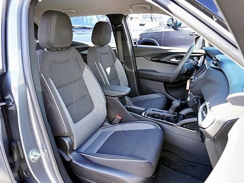 Used 2022 Chevrolet TrailBlazer LS image 12