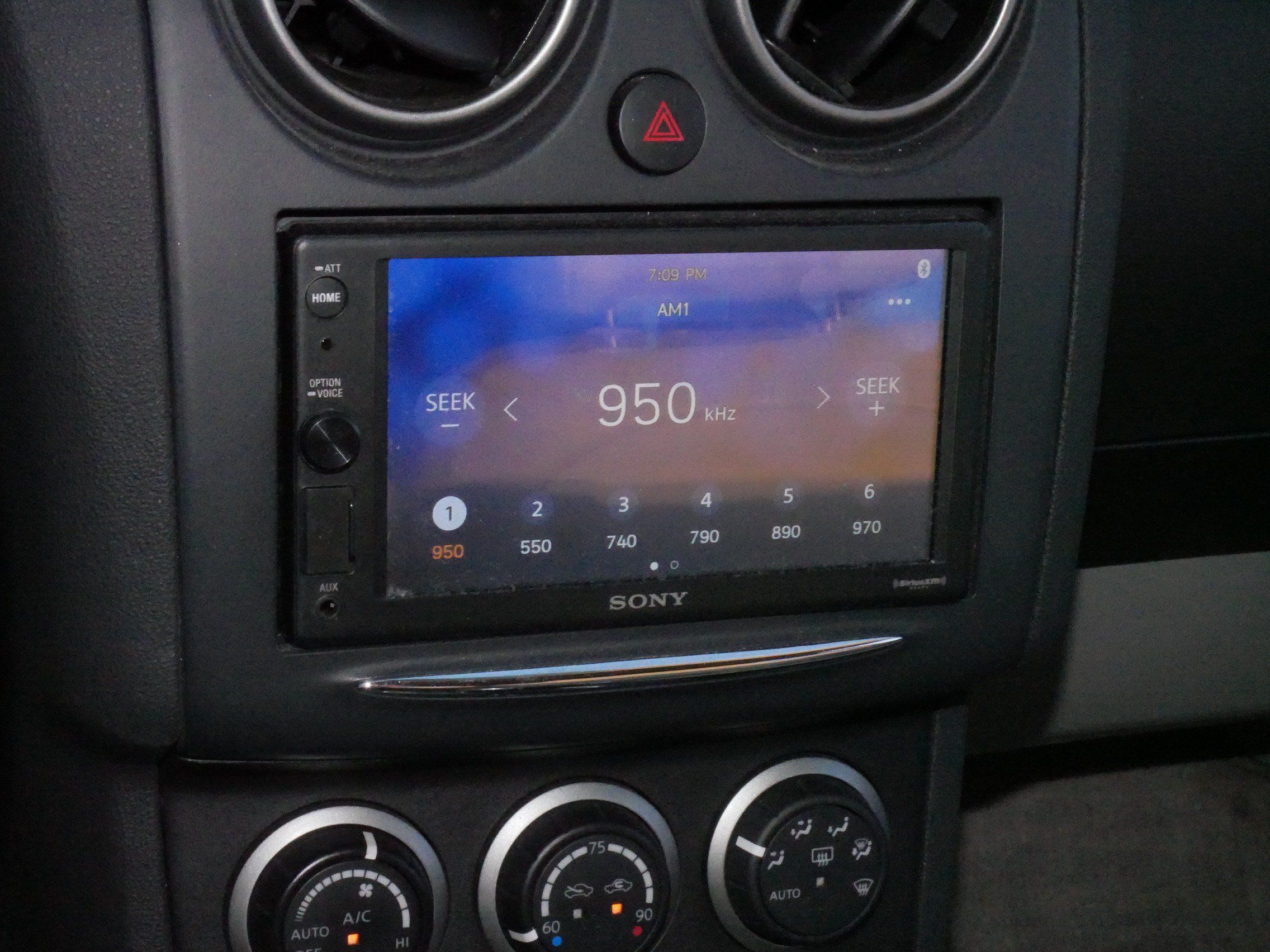 Used 2013 Nissan Rogue SL AWD/4WD image 22