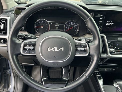 Used 2022 Kia Sorento EX FWD image 5