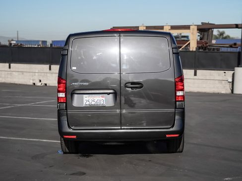 Used 2022 Mercedes-Benz Metris image 5