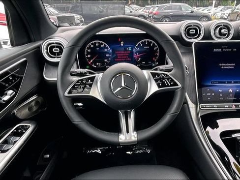 Used 2026 Mercedes-Benz GLC 300 4MATIC image 4