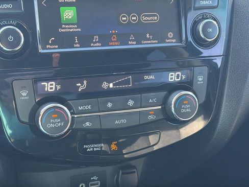 Used 2022 Nissan Rogue Sport SL image 22