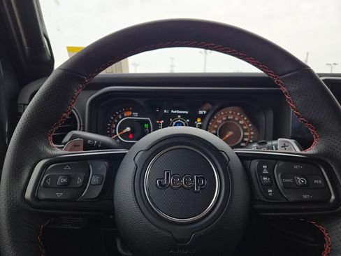 New 2026 Jeep Wrangler Unlimited Rubicon 392 w/ Quick Order Package 27X Moab AWD/4WD image 32