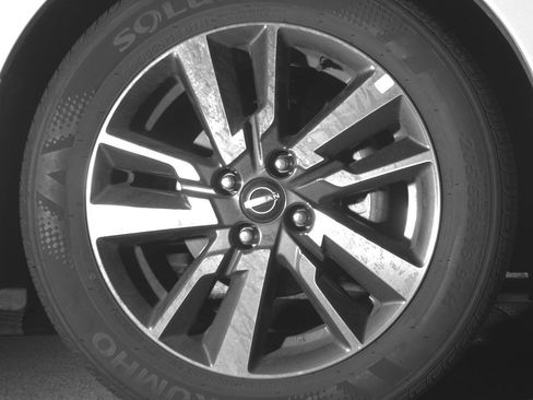 Used 2025 Nissan Versa SV FWD image 16