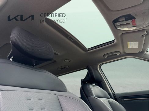 Certified 2024 Kia EV9 Wind AWD/4WD image 17
