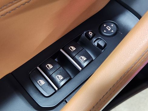 Used 2023 BMW X6 xDrive40i w/ Executive Package image 43