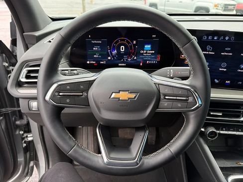 Used 2026 Chevrolet Traverse LT AWD/4WD image 21