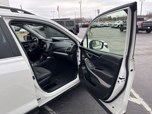 Used 2023 Subaru Forester Limited image 36