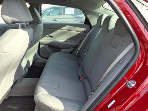 New 2026 Hyundai Elantra SE FWD image 7