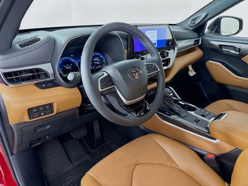 New 2026 Toyota Highlander Platinum AWD/4WD image 9