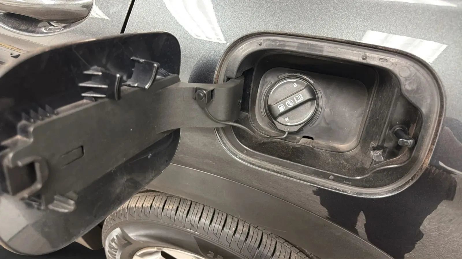 Used 2021 Hyundai Santa Fe SEL FWD image 29