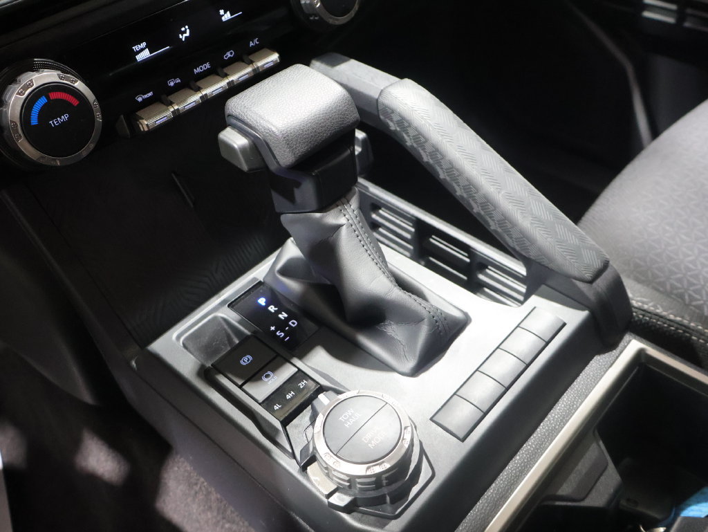 Used 2025 Toyota 4Runner SR5 AWD/4WD image 29
