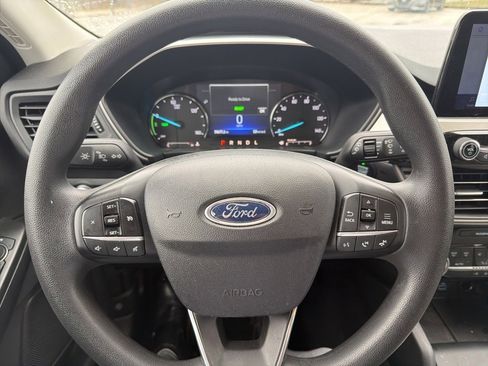 Used 2022 Ford Escape SE image 16