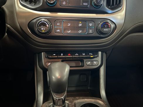 Certified 2022 GMC Canyon Denali image 18