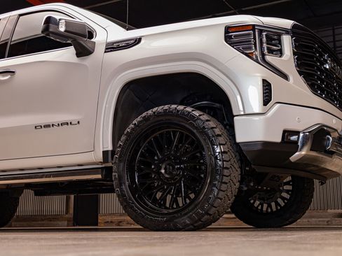 Used 2023 GMC Sierra 1500 Denali Ultimate image 12