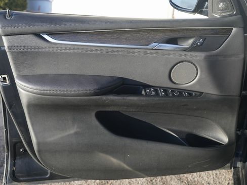 Used 2017 BMW X5 xDrive50i image 25