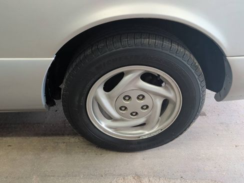 Used 1997 Ford Thunderbird LX RWD image 11