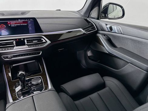 Used 2021 BMW X5 xDrive40i w/ Premium Package image 24