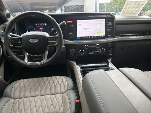Used 2025 Ford F450 Platinum w/ Platinum Plus Package image 39
