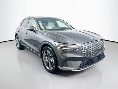 Used 2023 Genesis Electrified GV70 AWD/4WD image 3