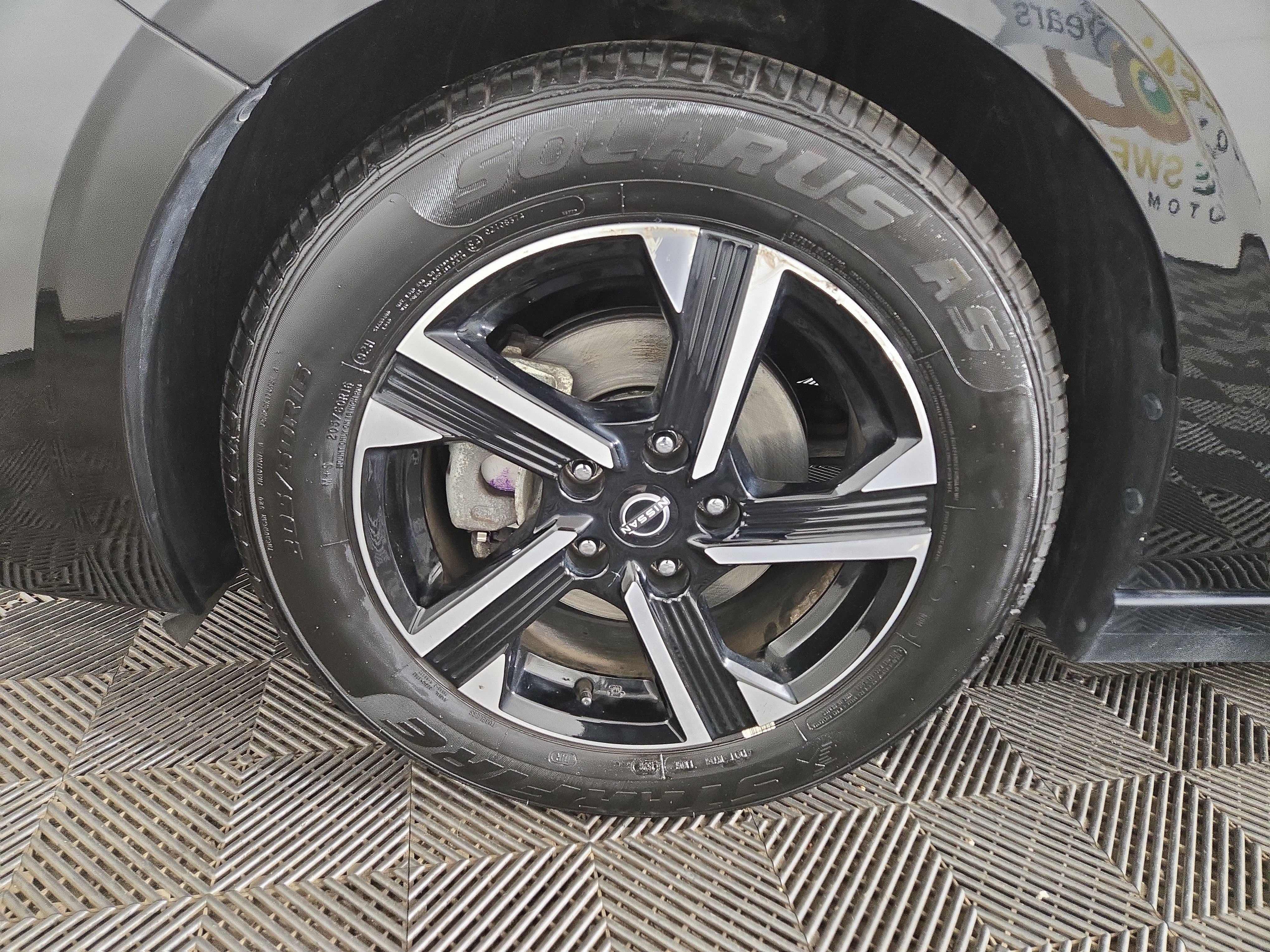 Used 2024 Nissan Sentra SV FWD image 33